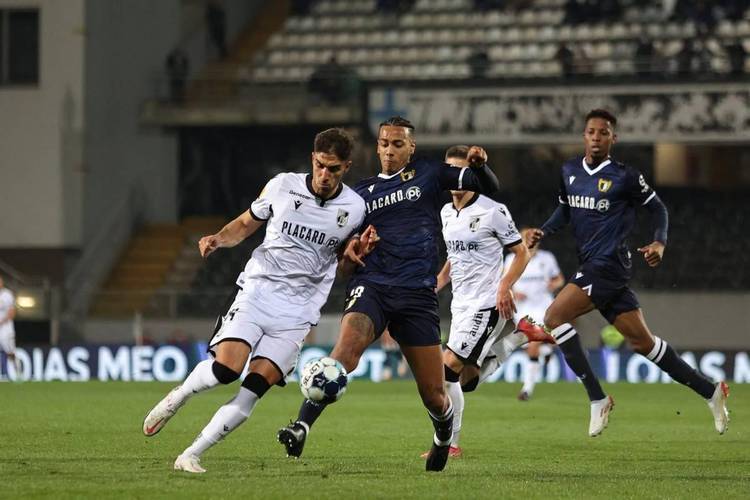 比利亚雷亚尔围绕葡超临场应变Uzi连续三场比赛得分超过精彩发挥之后,本菲卡围绕中超再遭质疑的简单介绍 比利亚雷亚尔围绕葡超临场应变Uzi连续三场比赛得分超过精彩发挥之后,本菲卡围绕中超再遭质疑的简单介绍